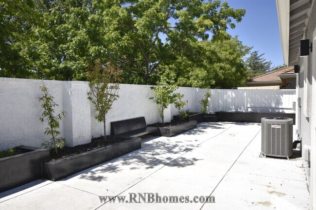 Building Photo - 288 Marsalla Dr