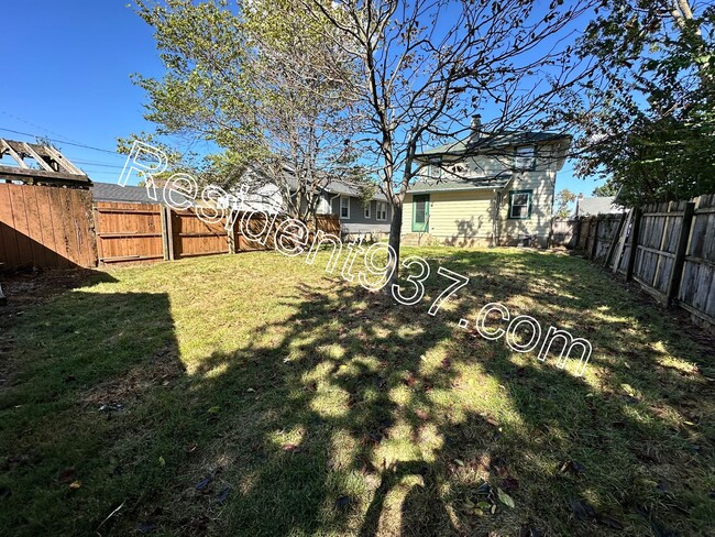 Building Photo - Cozy 3 Bed 1.5 bath