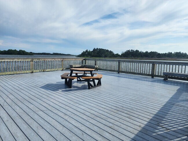 Building Photo - Home Available in Summerhouse on Everett Bay! Showings Coming Soon.