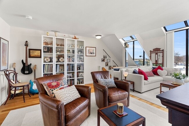 Building Photo - 126 Merrimac St