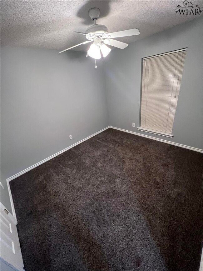 Building Photo - 6031 Van Dorn Dr