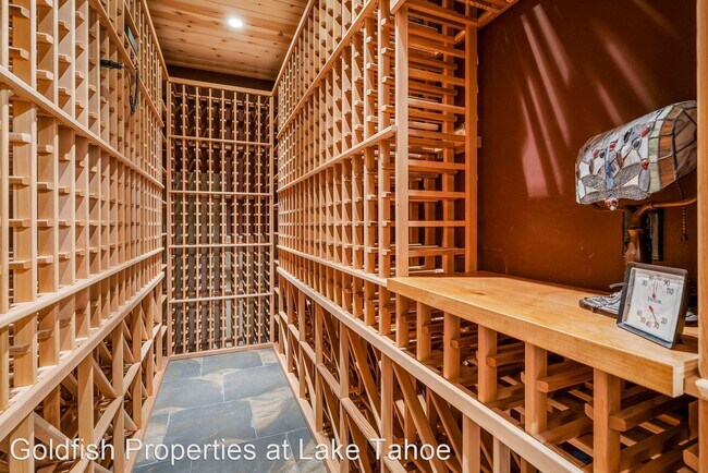 Building Photo - 5 br, 5.5 bath House - 597 Fallen Leaf