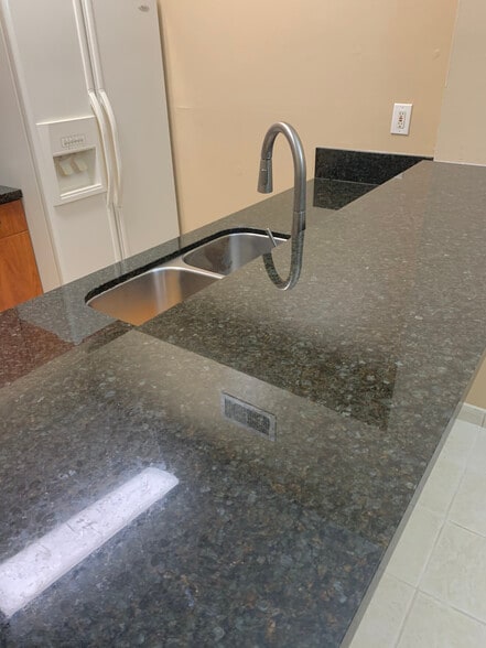 Kitchen-Snack Counter - 13566 SW 11th Ln