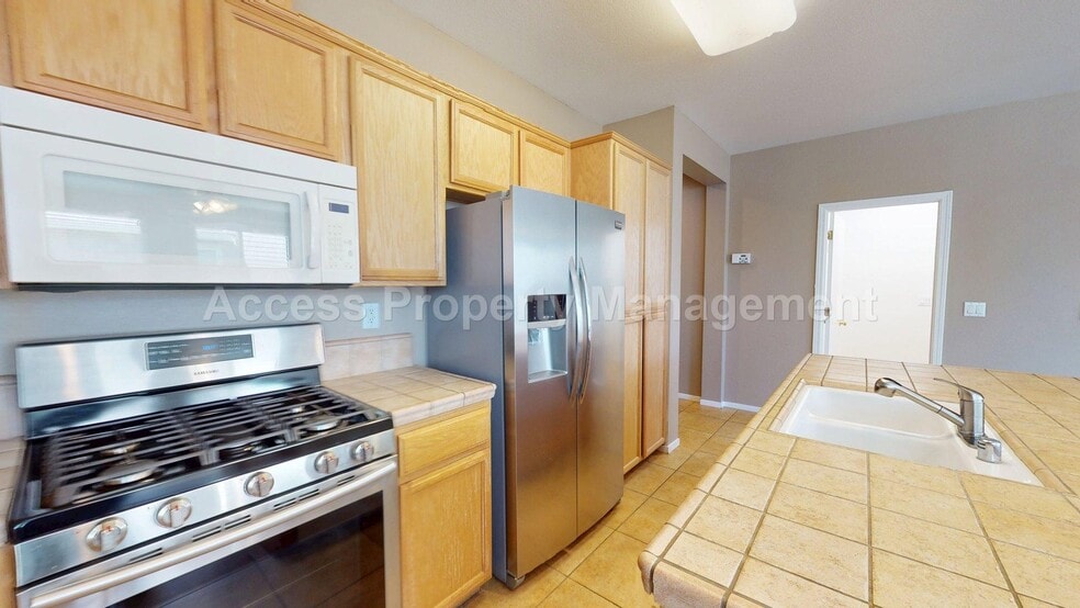 Building Photo - 1245 W Springer Dr