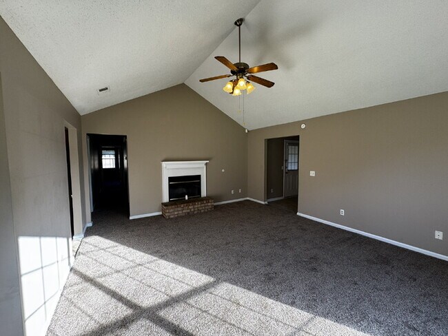 Building Photo - Home for Rent