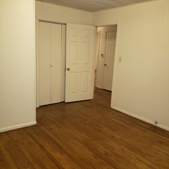 Building Photo - 908 Porter St