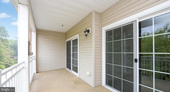 Building Photo - 244 Breeders Cup Dr