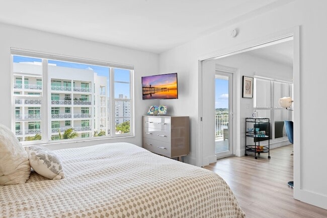 Building Photo - 3114 S Ocean Blvd