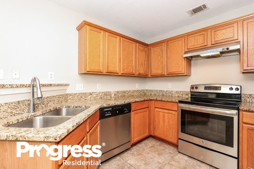 Building Photo - 3208 Sailmist Point
