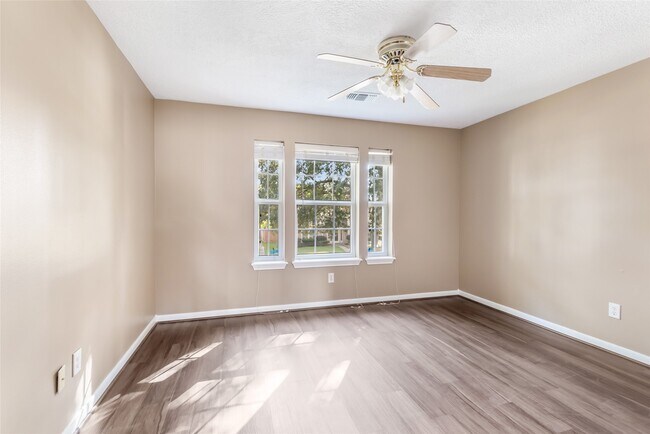 Building Photo - 16222 Rutley Cir