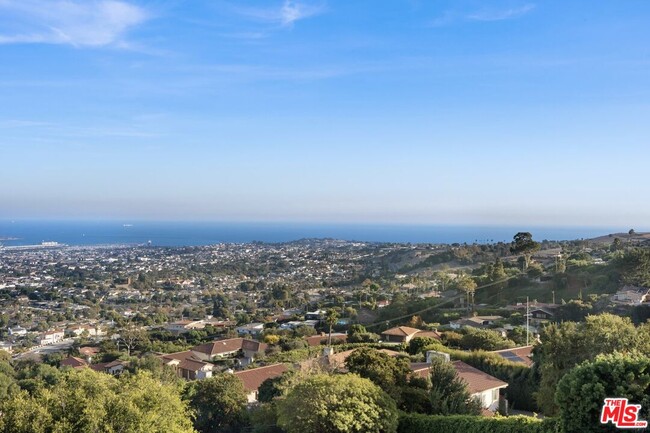 Building Photo - 4512 Palos Verdes Dr E