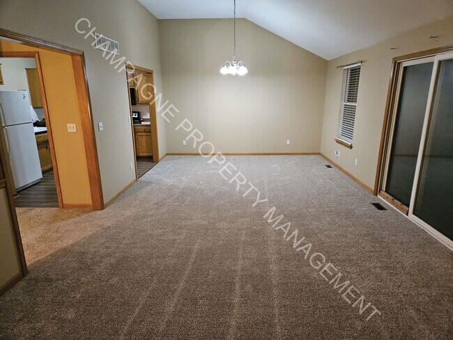 Building Photo - 6524/6528 NE 44th St