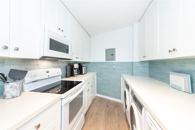 Building Photo - 1881 Washington Ave