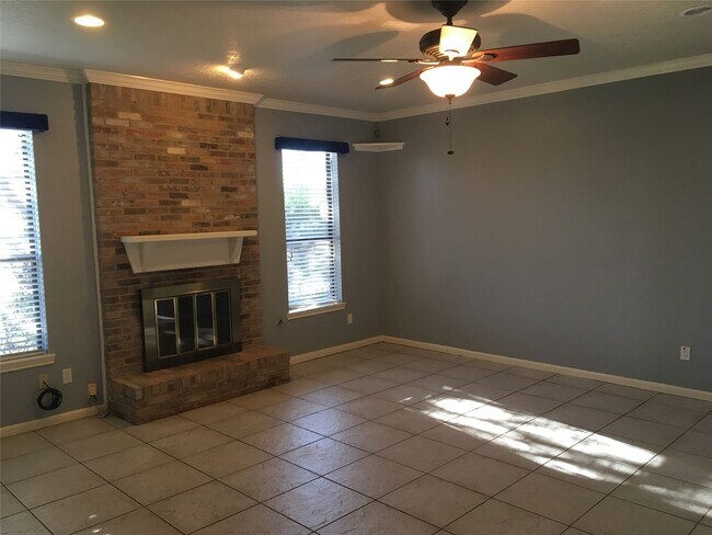 Building Photo - 2950 Glenn Lakes Ln