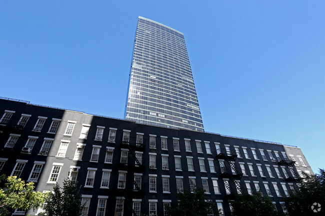 Exterior - One East River Place