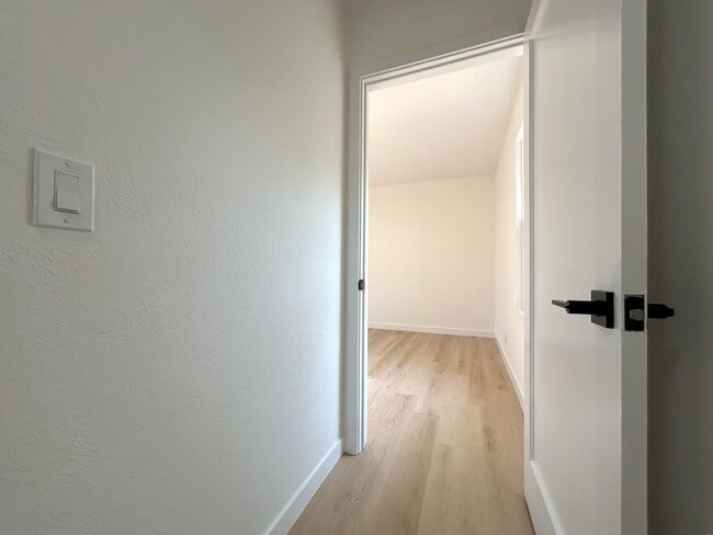 Building Photo - Charming Menlo Park Home in Picturesque Ne...