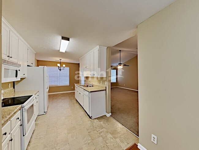 Building Photo - 4101 S Fork Dr