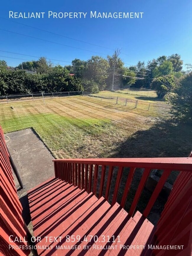 Building Photo - 501 Hickory Hill Dr