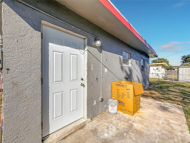 Building Photo - 2408 NW 8th St