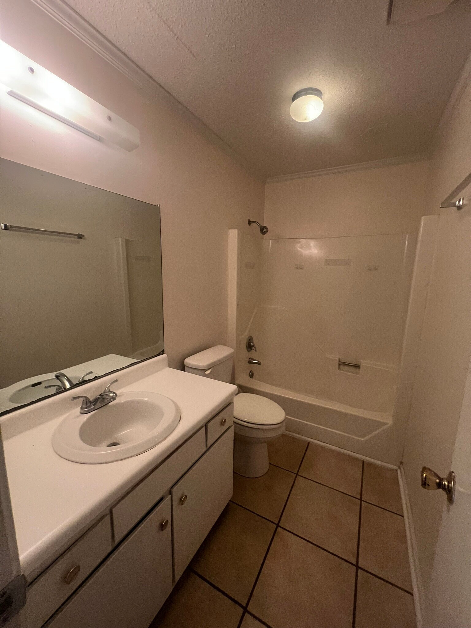Bathroom - 3202 Crestwood Dr