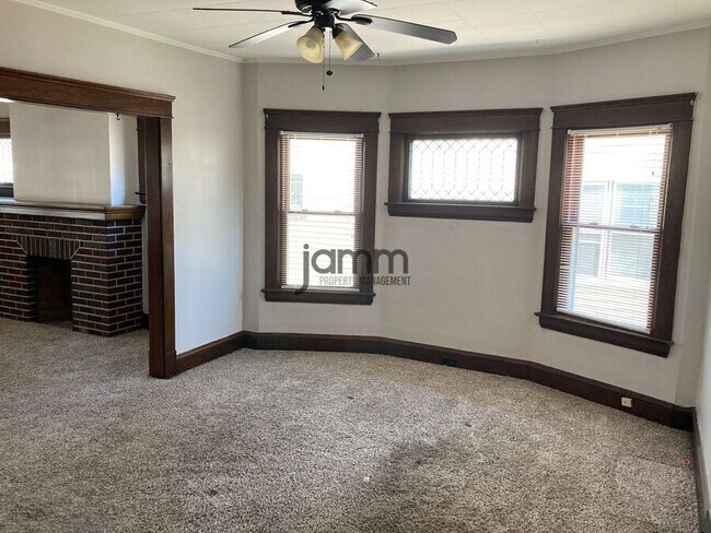 Building Photo - 1285 W 105th St
