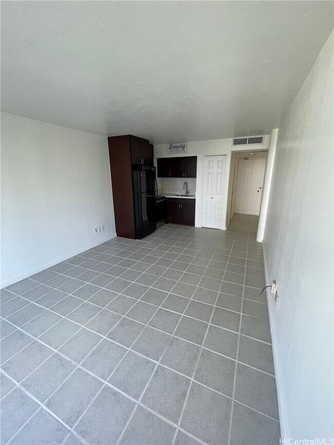 Building Photo - Seaside Suites: 1-Bedroom, 1-Bath, 1 parking!