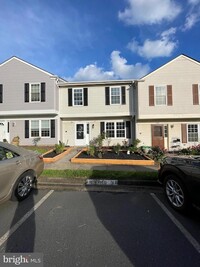 Building Photo - 2167 Mager Dr