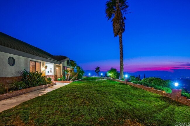 Building Photo - 7380 Live Oak Dr