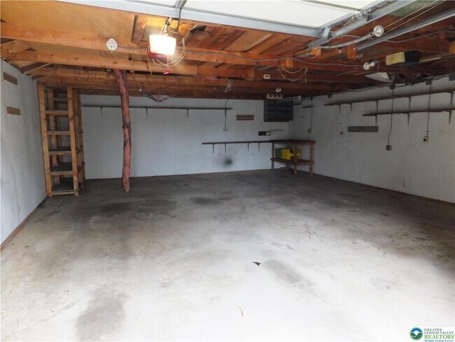 Building Photo - 3021 Rosewood Ct