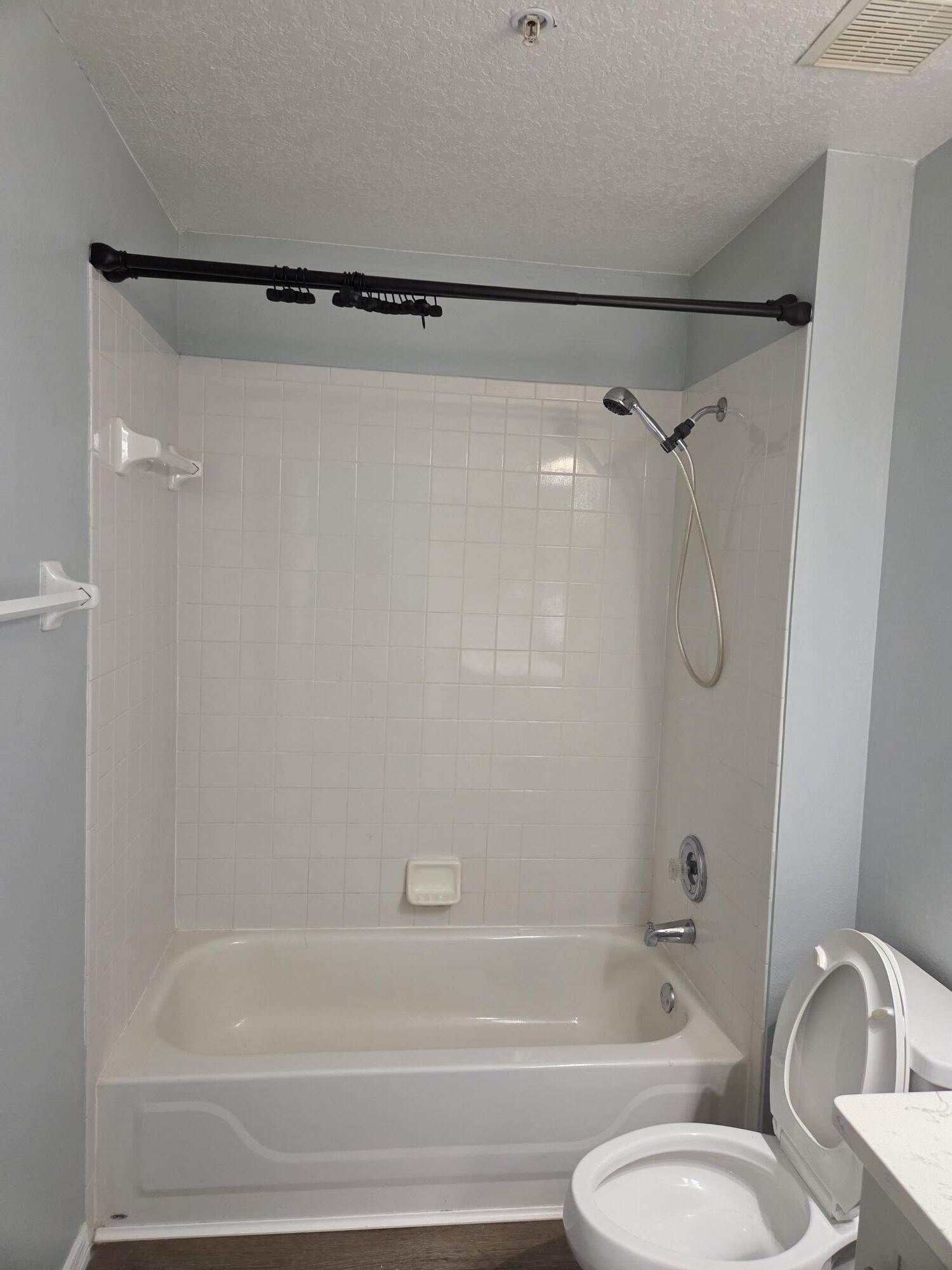 Guest Bath 02 - 1030 Loch Vail