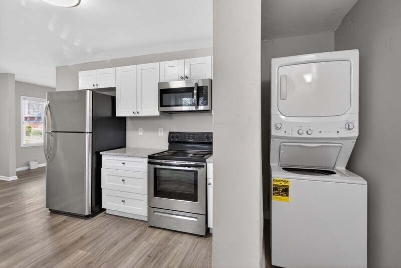 Building Photo - 586 Oakside Dr SW