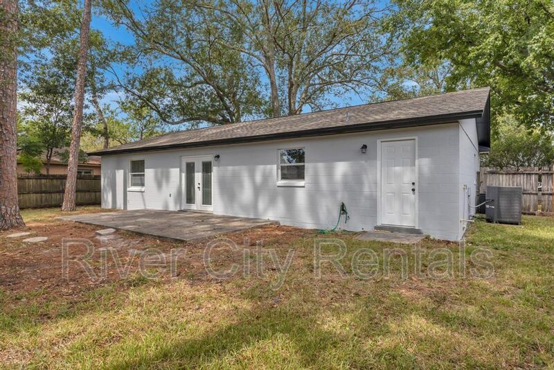 Building Photo - 743 Trambley Dr E