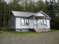 Building Photo - ***PENDING APPLICATION***Cabin in the woods on 4+ Acres.