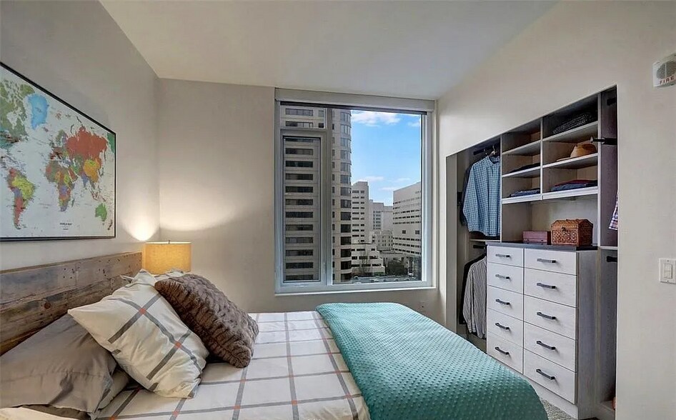 Building Photo - 1321 Seneca St