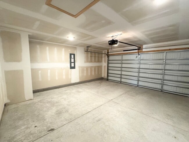 Building Photo - Conway - 4 Bedroom / 2 Bathroom House