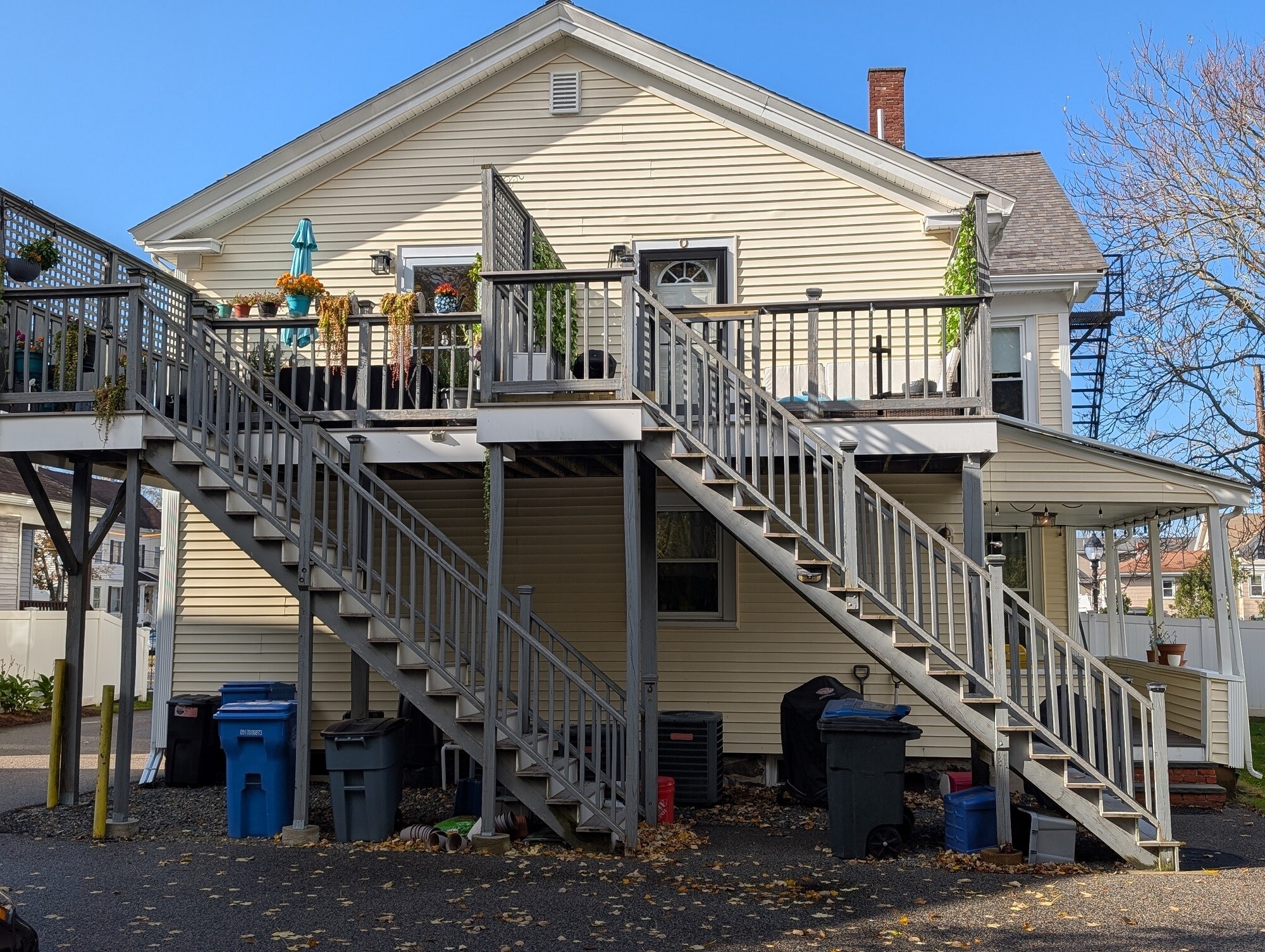 Building Photo - 636 Moody St