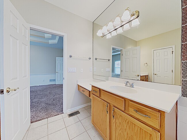 Building Photo - 1367 Fall River Drive