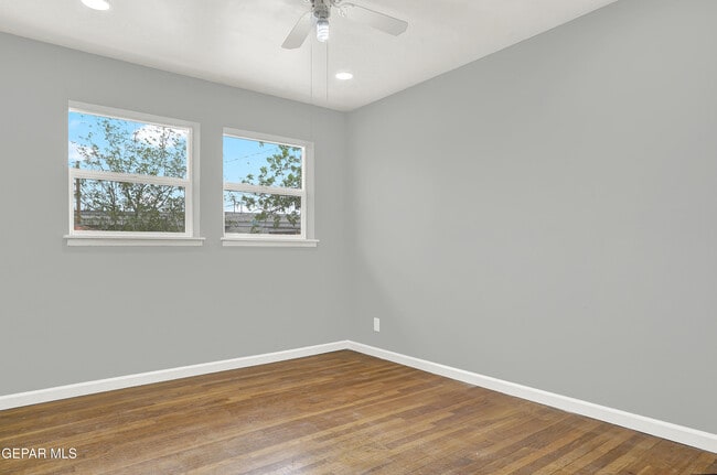 Building Photo - 4309 Mobile Ave