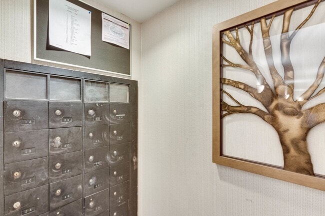 Building Photo - Beautiful One Bedroom in the Heart of Foggy Bottom| Water and Gas Included!