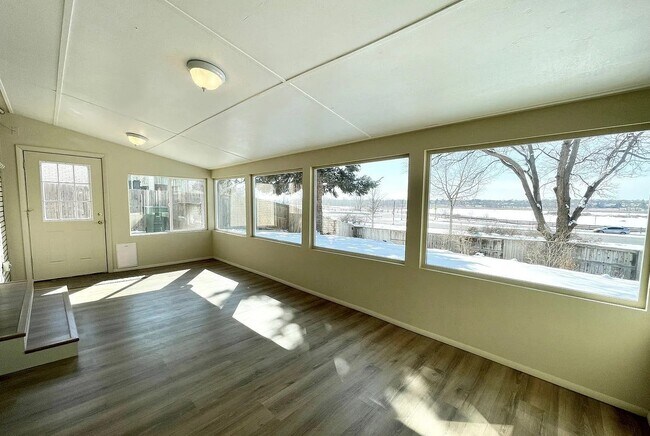 Building Photo - 3270 E 128th Pl