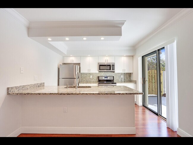 Building Photo - 2734 27th Ct