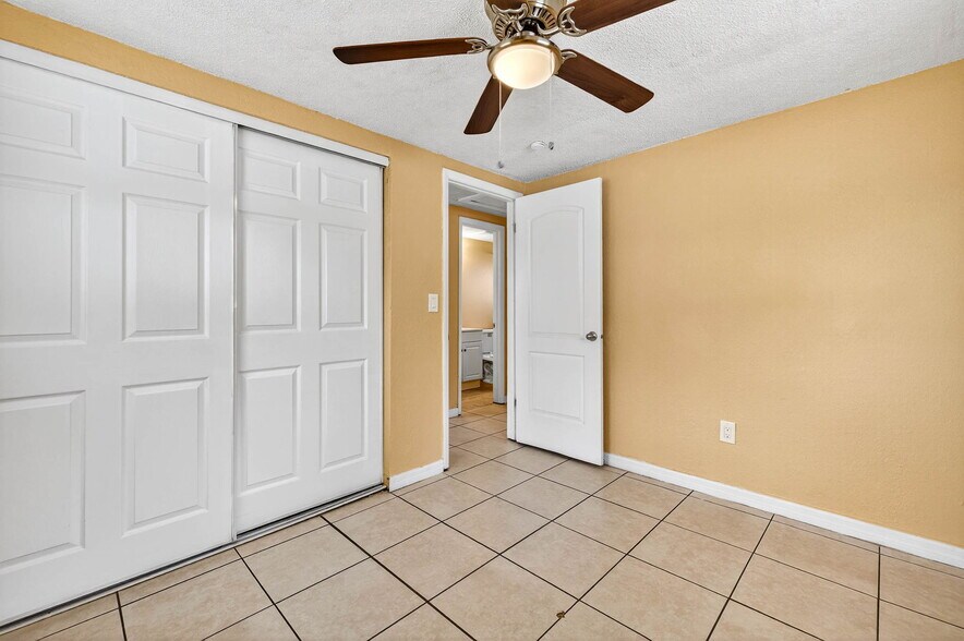 Building Photo - 2146 Ranchita Trail