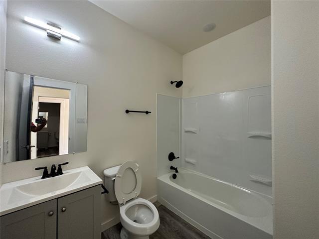 Building Photo - 4934 Echo Ave