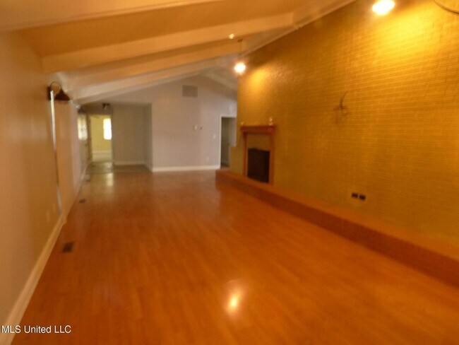 Building Photo - 1109 Old Brookhaven Rd