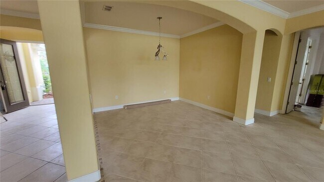 Building Photo - 2100 Majestic Eagle Pl