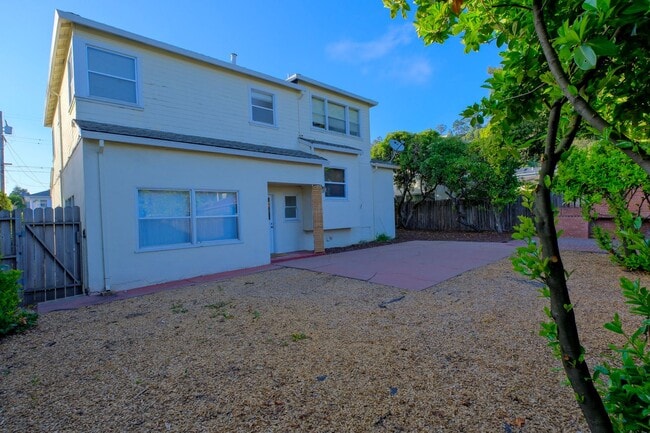 Building Photo - Piedmont Pines charming 3 Bedroom availabl...