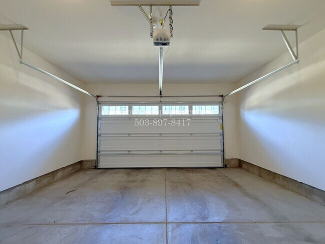 Building Photo - RECEIVE $500 OFF! READY NOW! CALL TODAY! Modern Hillsboro Townhome with AC, Electric Fireplace, a...