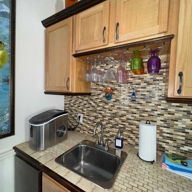 Building Photo - 42 Moody Dr