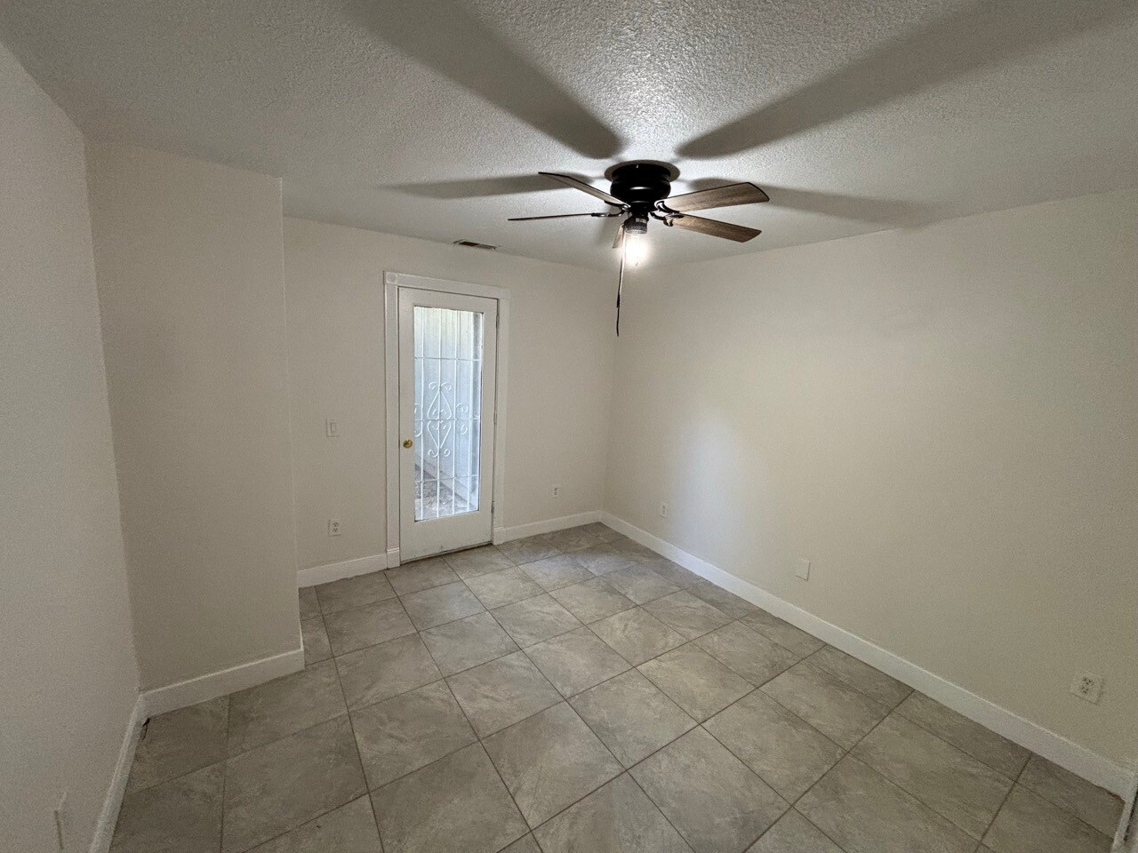 Building Photo - 3303 N Shingle Rd