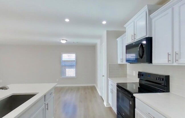 Building Photo - AVAILABLE NOW